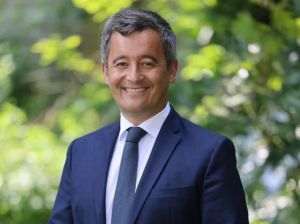 Potrivit ministrului de Interne al Franţei, Gerald Darmanin, eliminarea numerarului ar închide "punctele de deal" şi ar face mai dificilă finanţarea activităţilor ilegale, întrucât banii ar deveni complet trasabili, asemenea criptomonedelor. (Sursa foto: facebook / Gerald Darmanin)